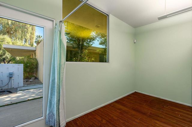 189 Civic Drive 5, Palm Springs, CA 92262