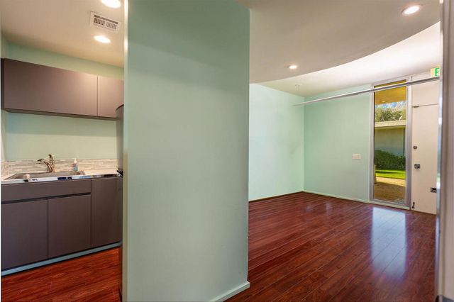 189 Civic Drive 5, Palm Springs, CA 92262