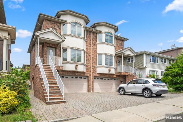 221B 4th Street 2, Palisades Park, NJ 07650