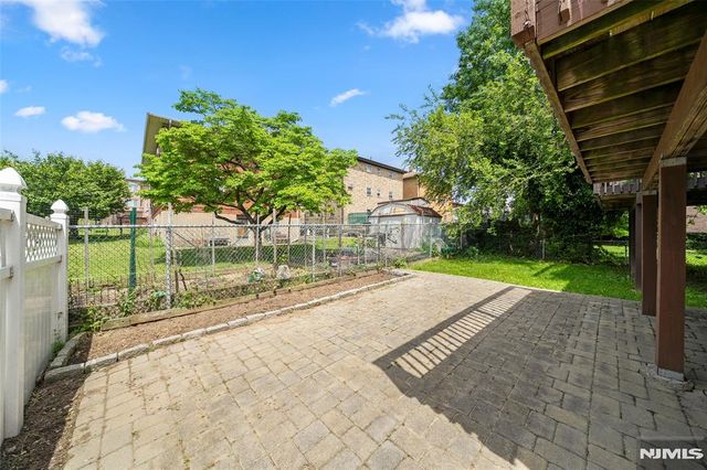 221B 4th Street 2, Palisades Park, NJ 07650
