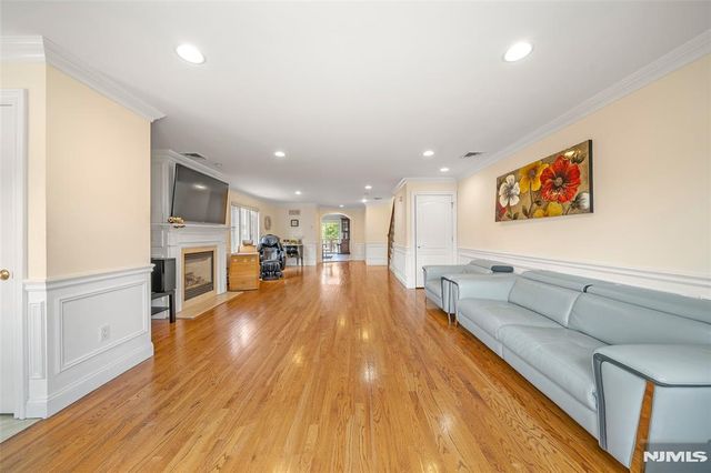 221B 4th Street 2, Palisades Park, NJ 07650
