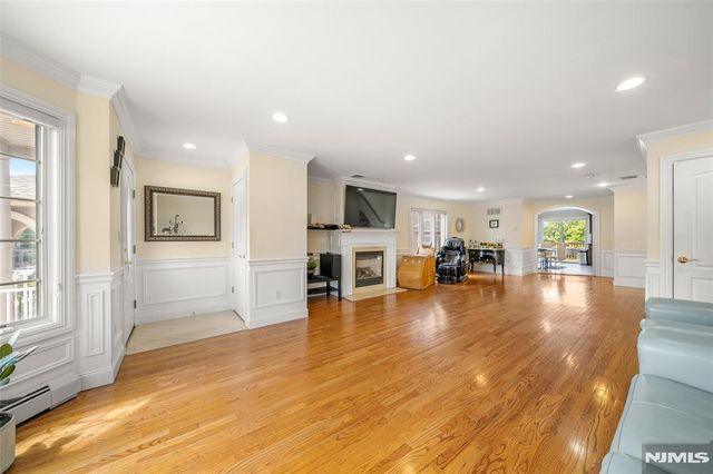 221B 4th Street 2, Palisades Park, NJ 07650