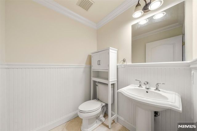 221B 4th Street 2, Palisades Park, NJ 07650
