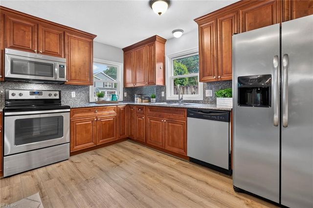 428 Draper DR, Norfolk, VA 23505