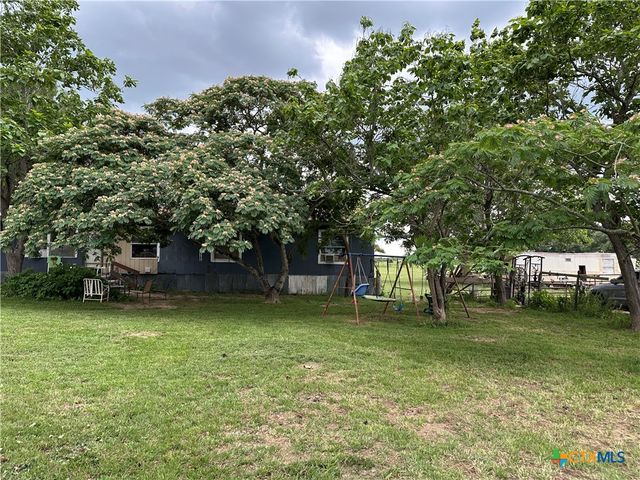 1115 County Road 405, Lexington, TX 78947