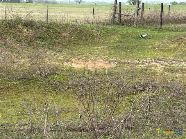 1115 County Road 405, Lexington, TX 78947