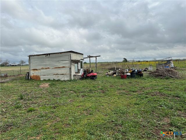 1115 County Road 405, Lexington, TX 78947