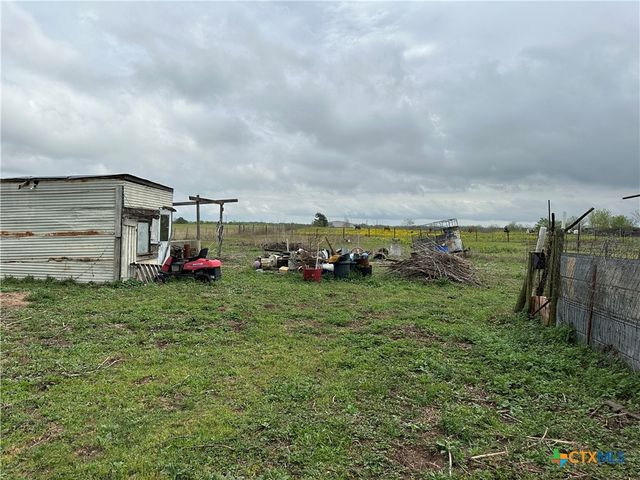 1115 County Road 405, Lexington, TX 78947