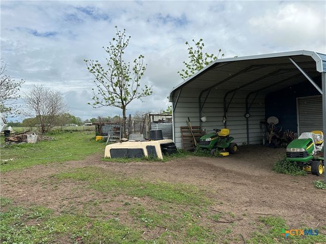 1115 County Road 405, Lexington, TX 78947