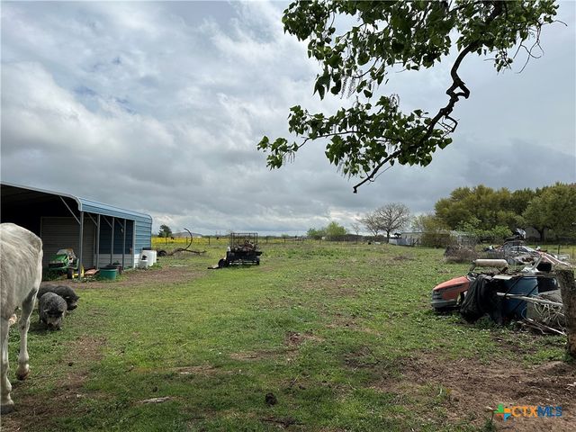 1115 County Road 405, Lexington, TX 78947
