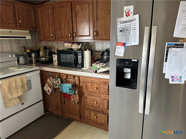 1115 County Road 405, Lexington, TX 78947