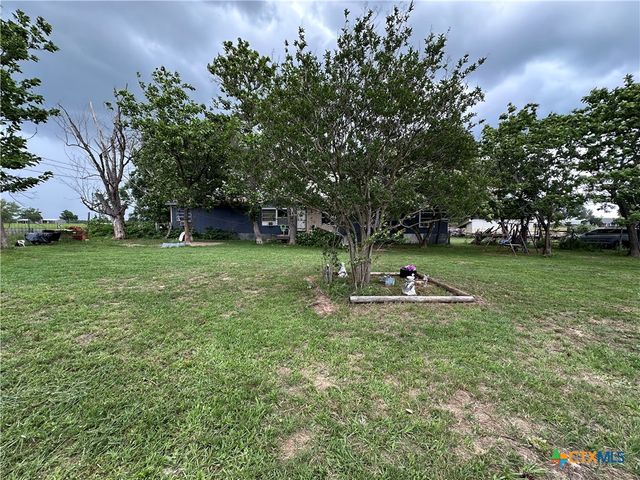 1115 County Road 405, Lexington, TX 78947