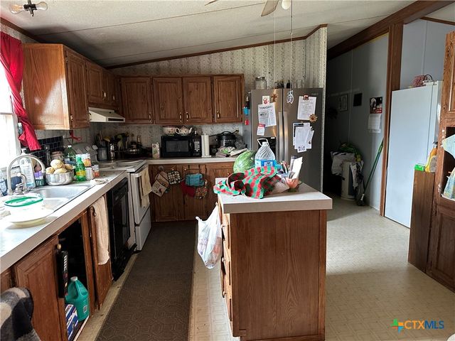 1115 County Road 405, Lexington, TX 78947