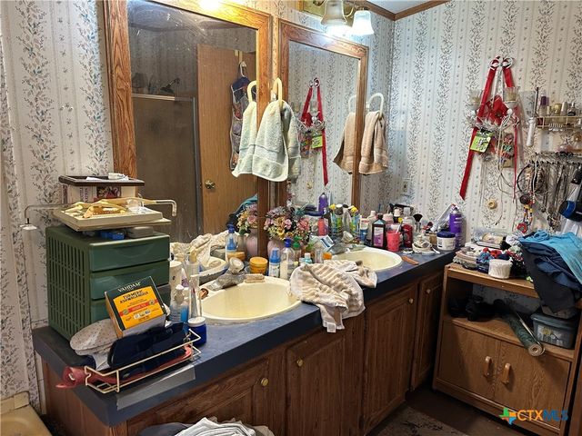 1115 County Road 405, Lexington, TX 78947
