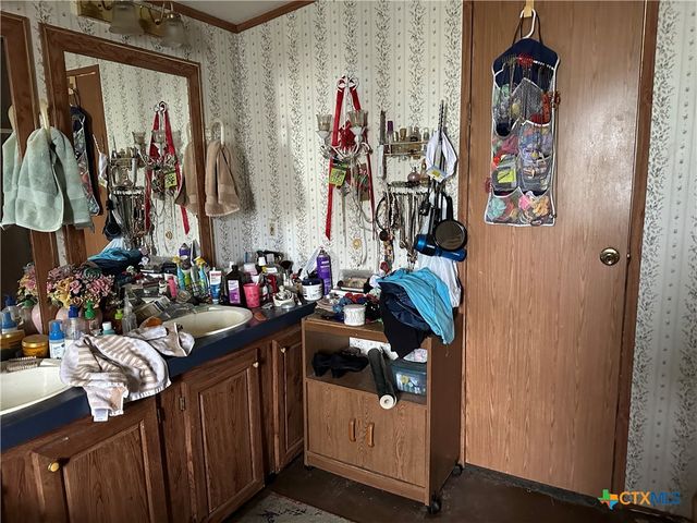 1115 County Road 405, Lexington, TX 78947