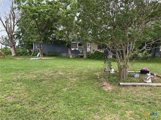 1115 County Road 405, Lexington, TX 78947