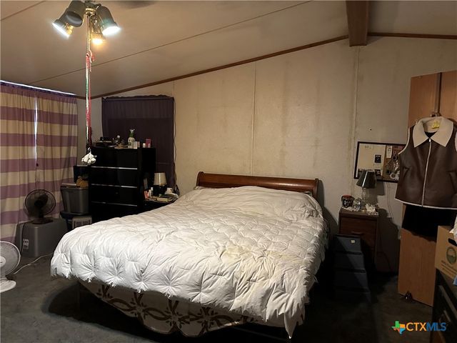 1115 County Road 405, Lexington, TX 78947