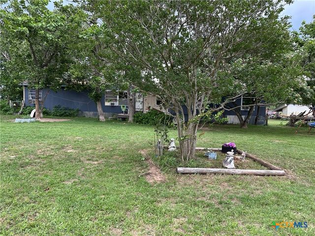 1115 County Road 405, Lexington, TX 78947