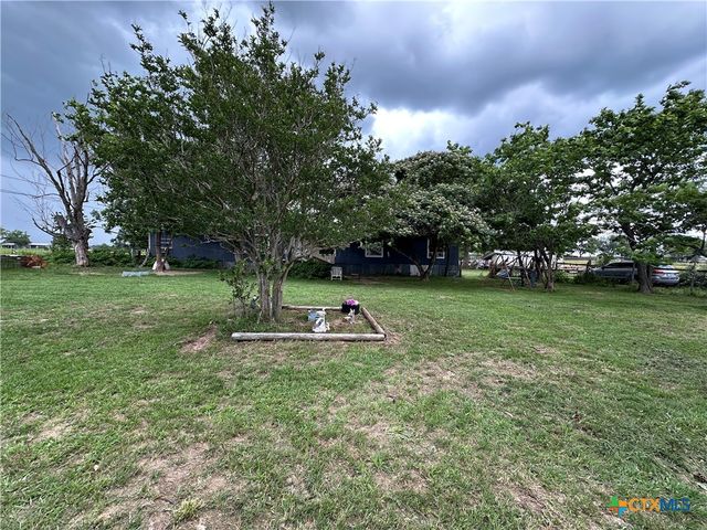 1115 County Road 405, Lexington, TX 78947