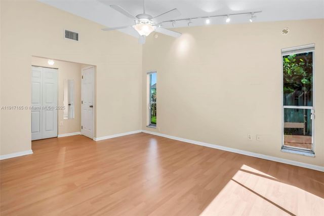 3800 NW 8th St, Delray Beach, FL 33445