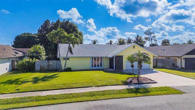3800 NW 8th St, Delray Beach, FL 33445