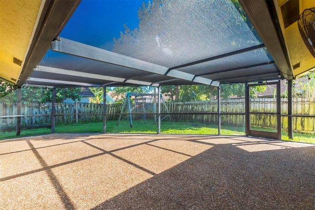 3800 NW 8th St, Delray Beach, FL 33445