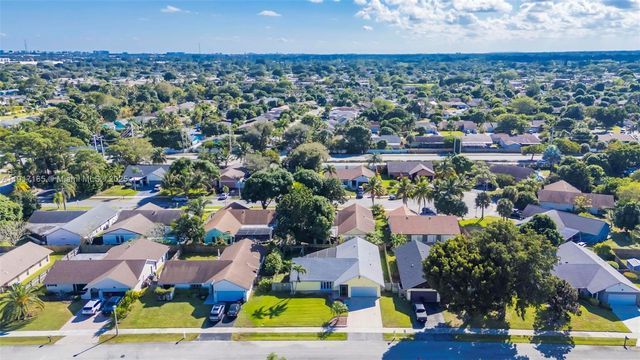 3800 NW 8th St, Delray Beach, FL 33445