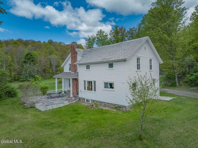 234 S Grimes Hill Road, Hebron, NY 12832