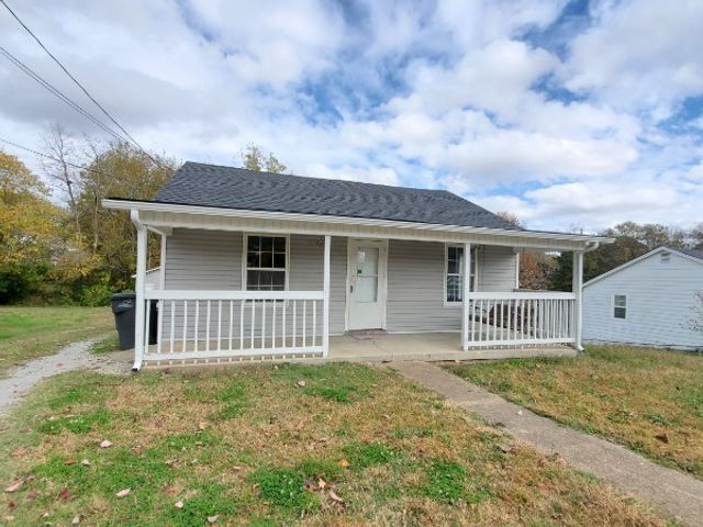 329 E 18th St, Columbia, TN 38401