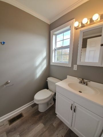 329 E 18th St, Columbia, TN 38401