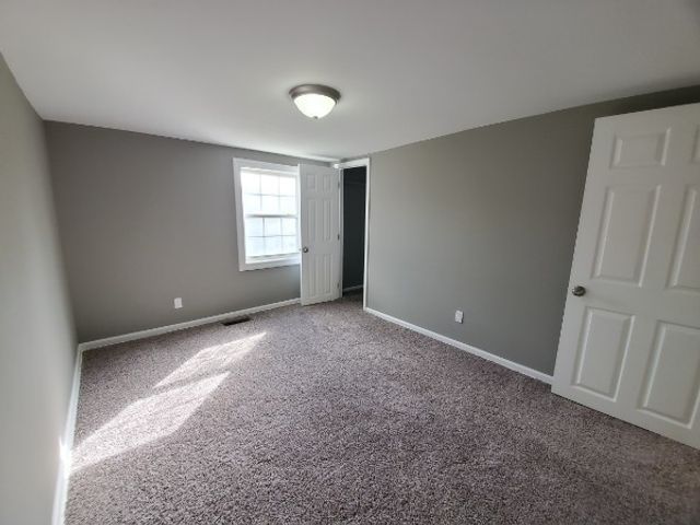 329 E 18th St, Columbia, TN 38401