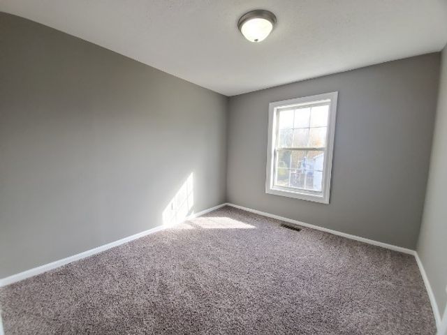 329 E 18th St, Columbia, TN 38401