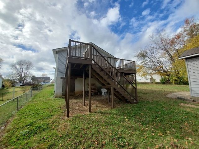 329 E 18th St, Columbia, TN 38401