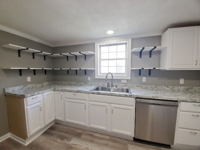 329 E 18th St, Columbia, TN 38401