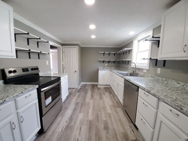 329 E 18th St, Columbia, TN 38401