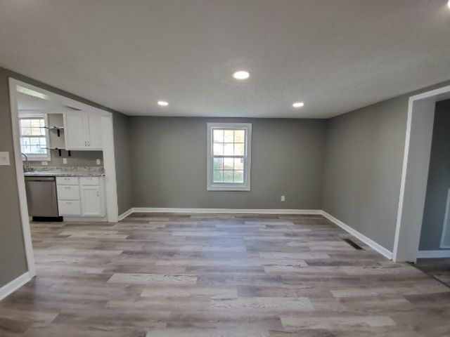 329 E 18th St, Columbia, TN 38401