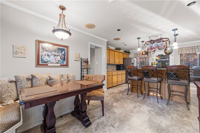 200 Doral Dr, Portland, TX 78374