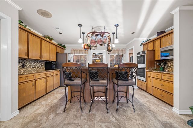 200 Doral Dr, Portland, TX 78374