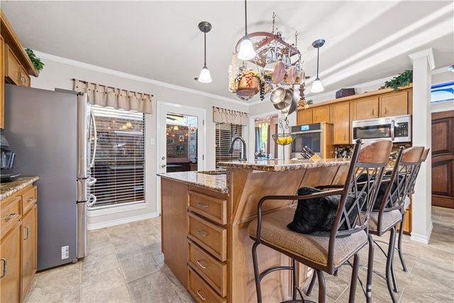 200 Doral Dr, Portland, TX 78374