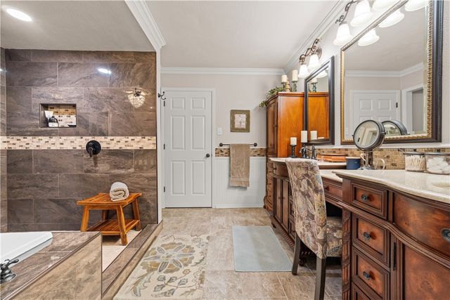 200 Doral Dr, Portland, TX 78374