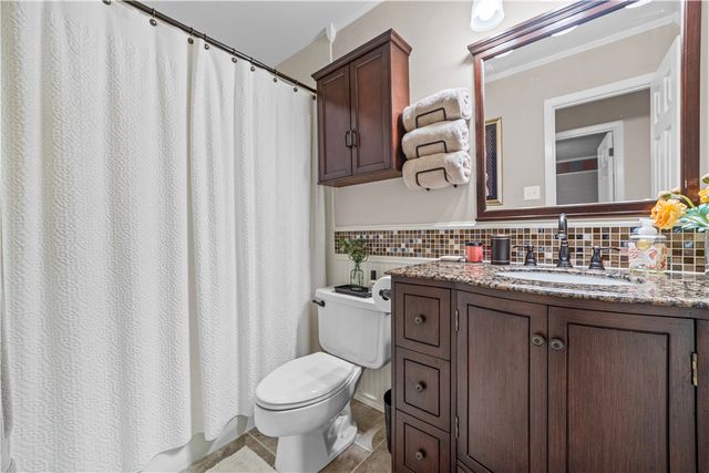 200 Doral Dr, Portland, TX 78374