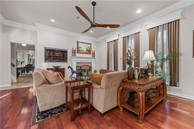 200 Doral Dr, Portland, TX 78374