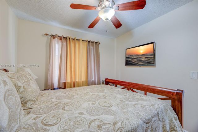10 NW 110th Avenue, Plantation, FL 33324