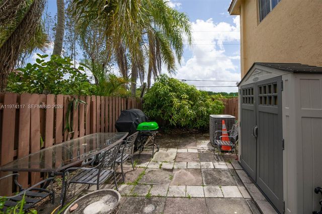 10 NW 110th Avenue, Plantation, FL 33324