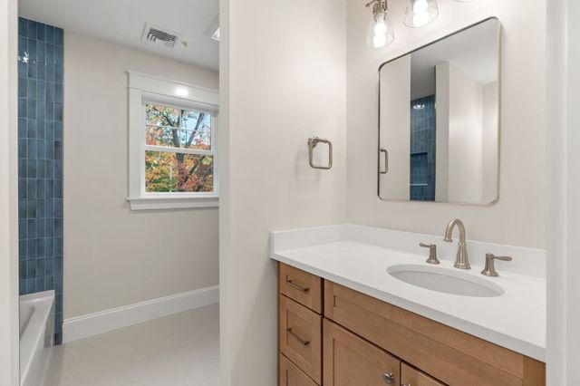 238 E Main St, Georgetown, MA 01833