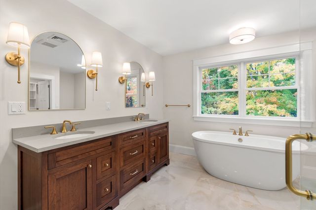 238 E Main St, Georgetown, MA 01833
