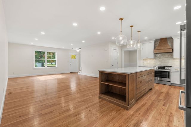 238 E Main St, Georgetown, MA 01833