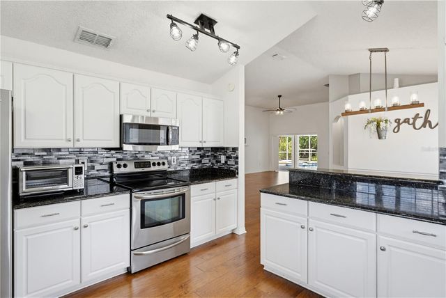 10236 CHARLESTON CORNER ROAD, Tampa, FL 33635