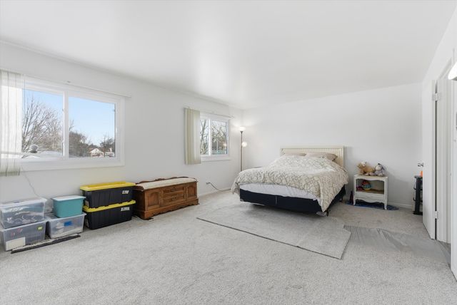 4N212 8th Avenue, Addison, IL 60101