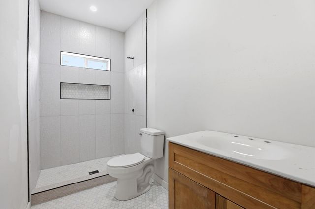 112 Chihuahua DR, Del Valle, TX 78617